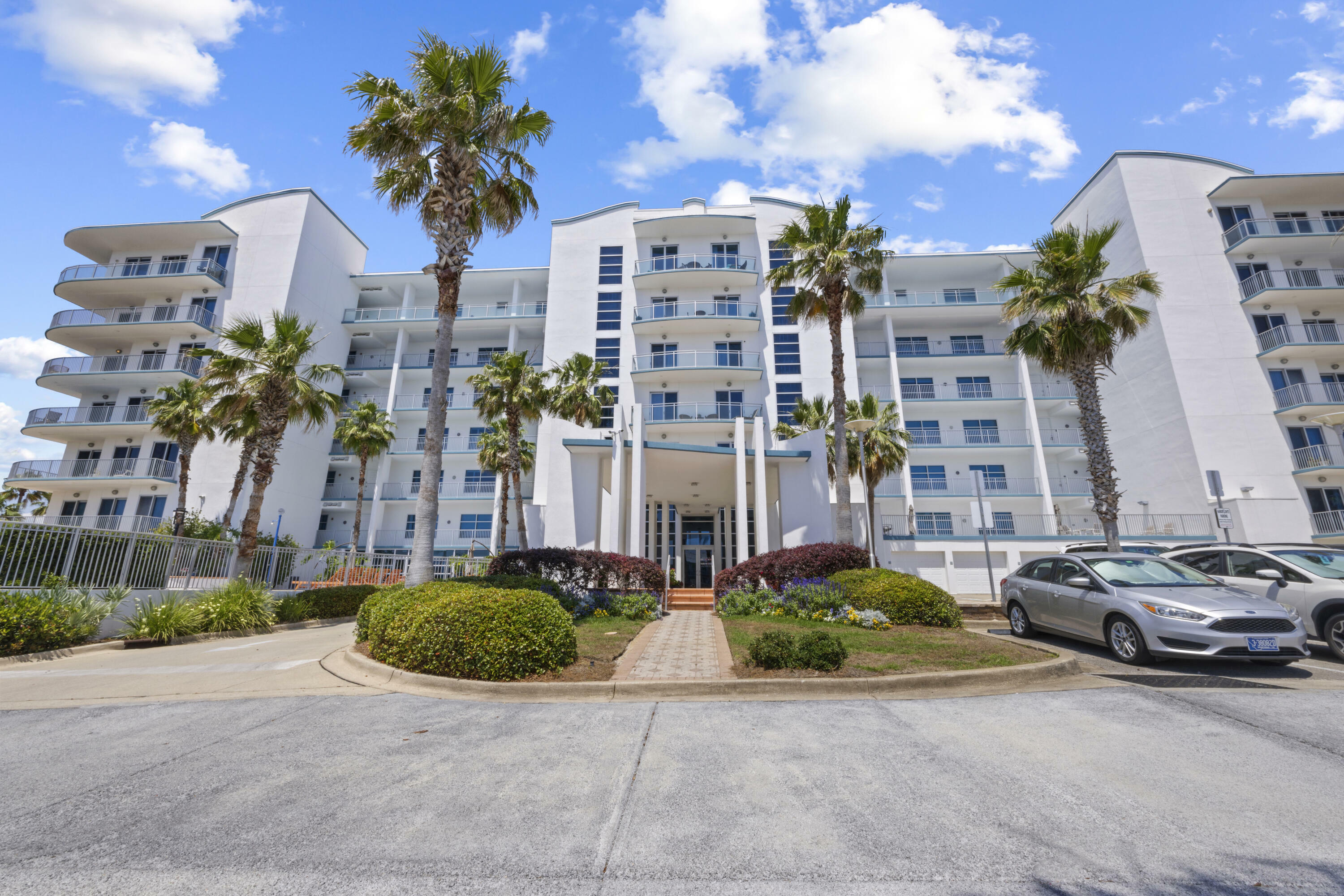 Property Photo:  211 Durango Road Unit 615  FL 32541 