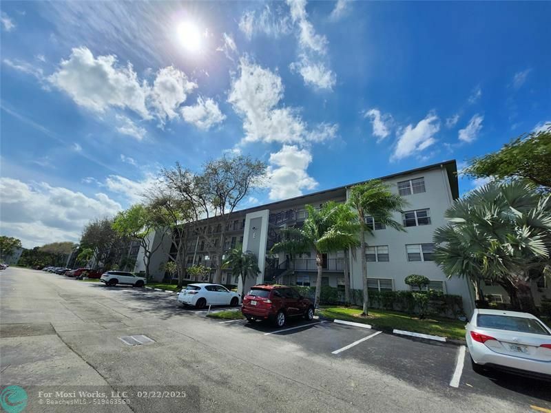 300 SW 134th Way 413  Hollywood FL 33027 photo