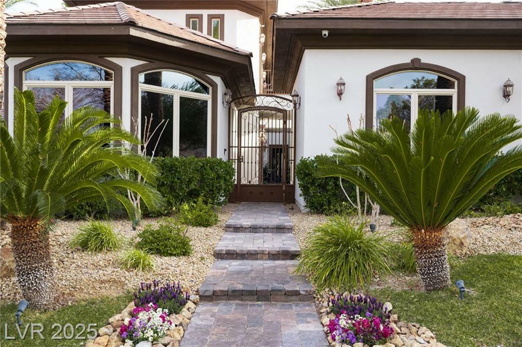Property Photo: 9325 Canyon Classic Drive NV 89144