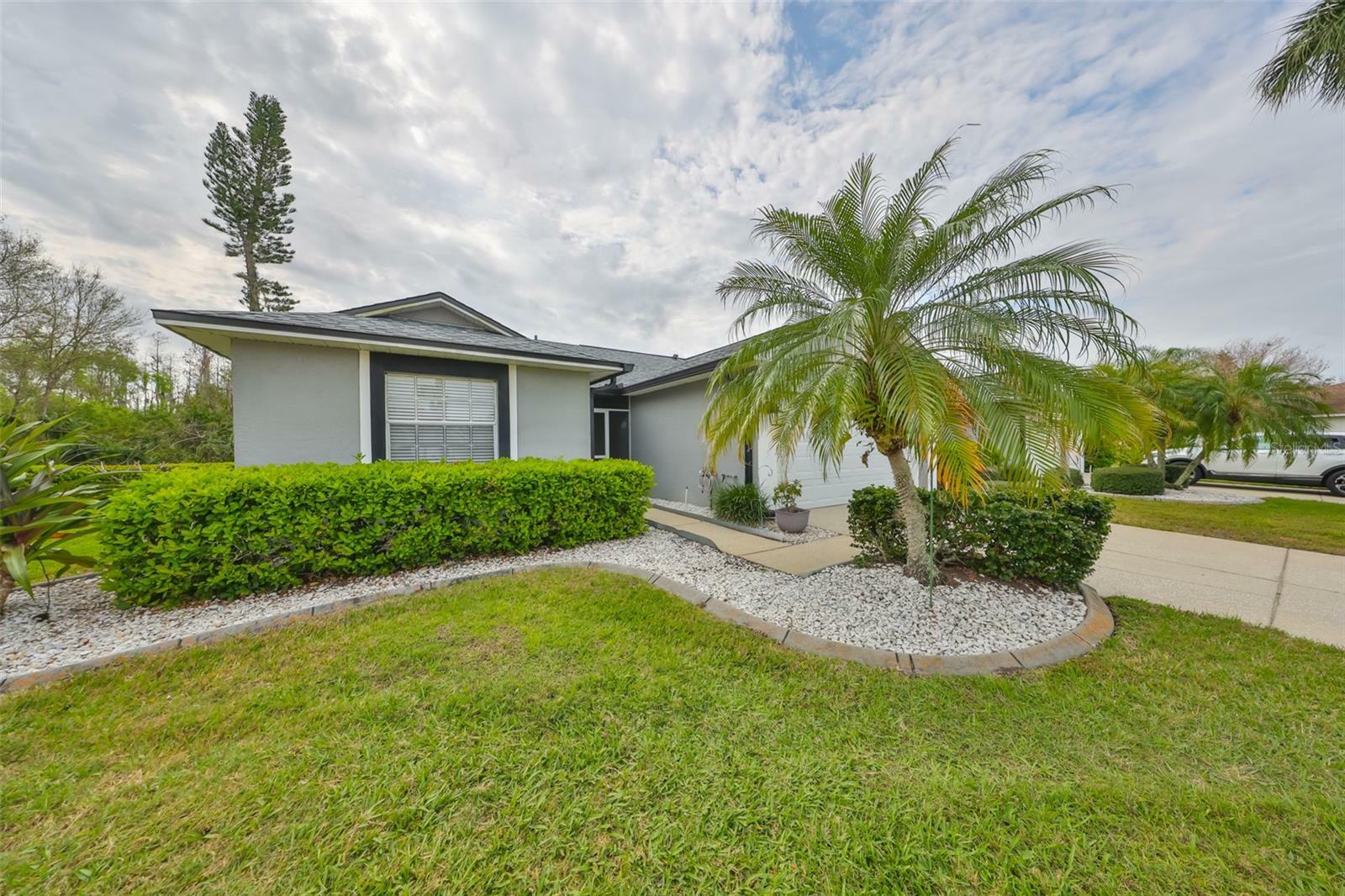 Property Photo:  1604 Azalea Landings Court  FL 33573 