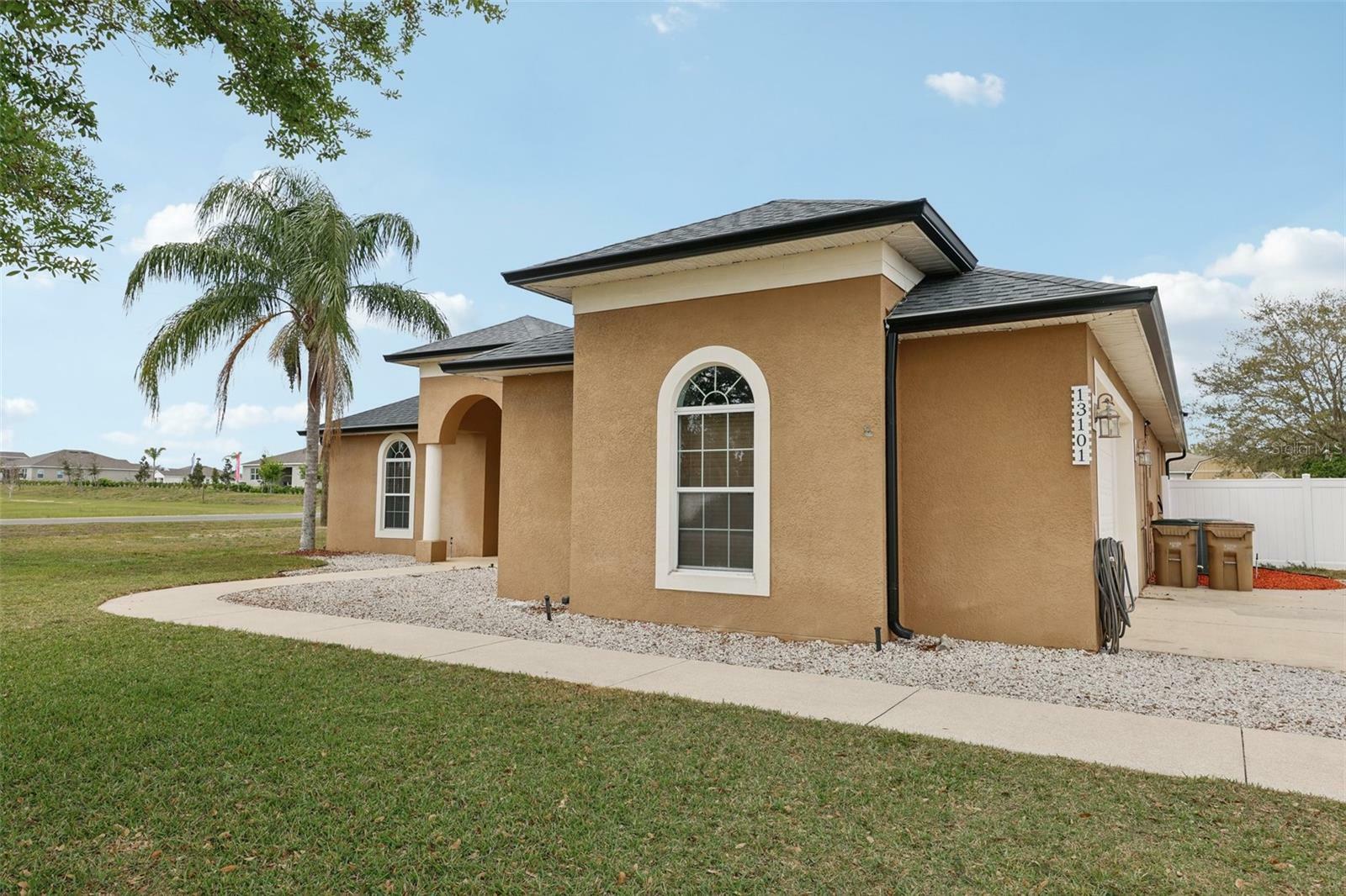 Property Photo: 13101 Biscayne Drive FL 32735