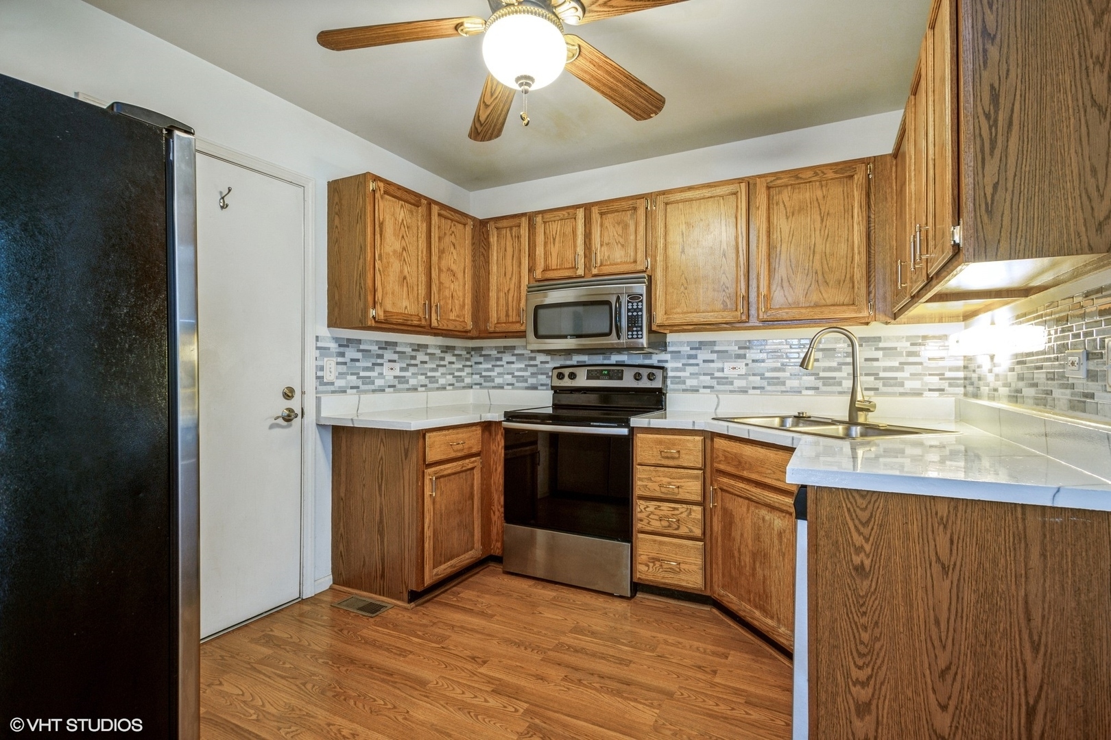 Property Photo:  310 College Crossing Circle  IL 60008 