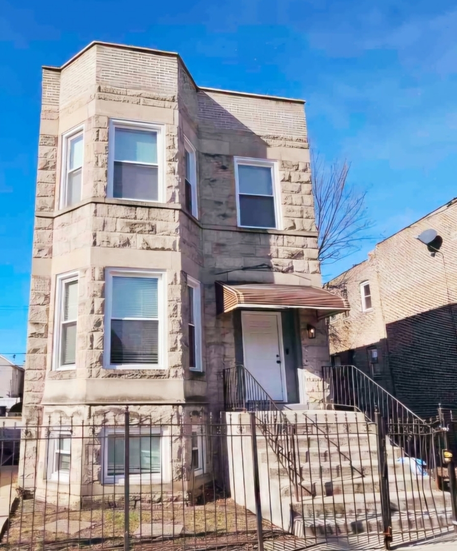 Property Photo:  1520 S Homan Avenue 2  IL 60623 