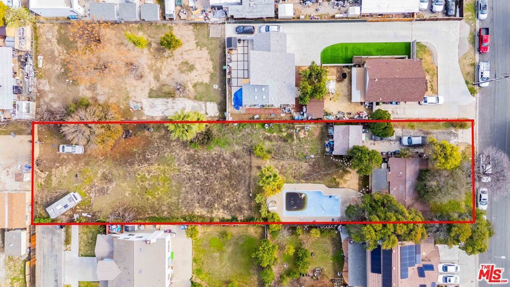 Property Photo:  18233 Arminta Street  CA 91335 