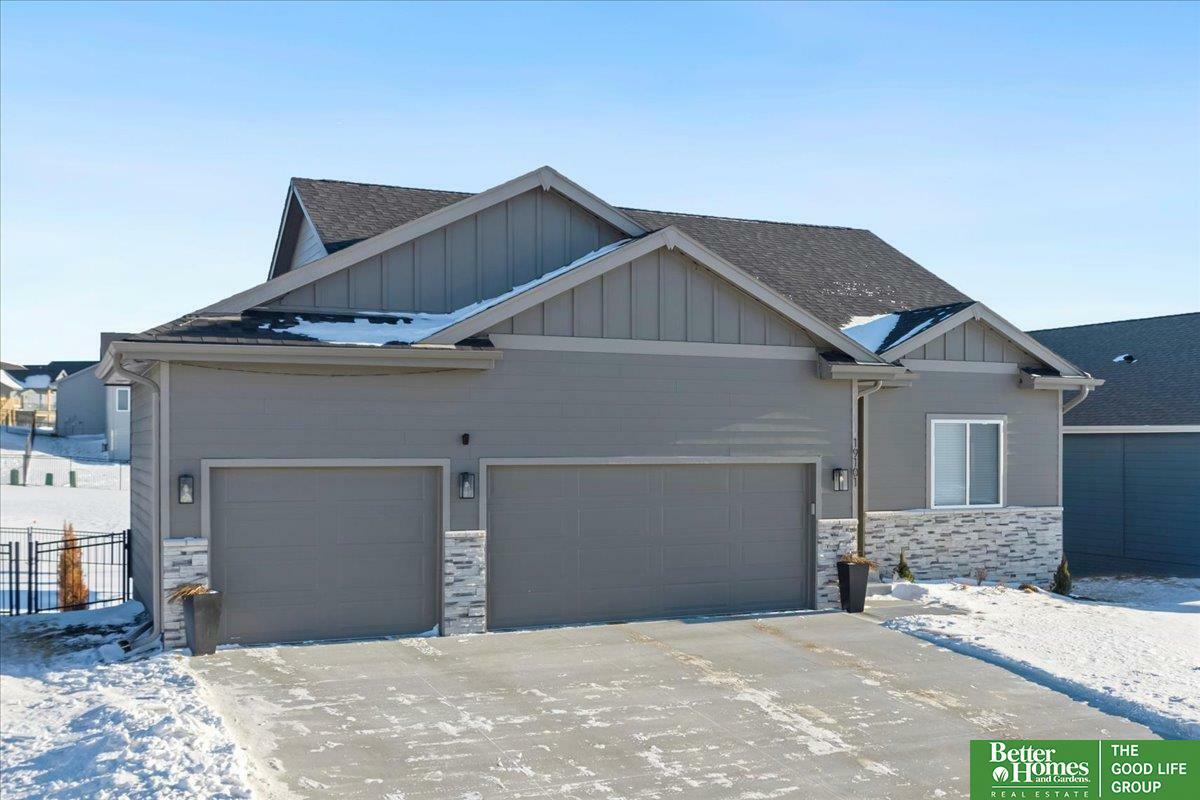 Property Photo:  19101 Murray Trail  NE 68028 