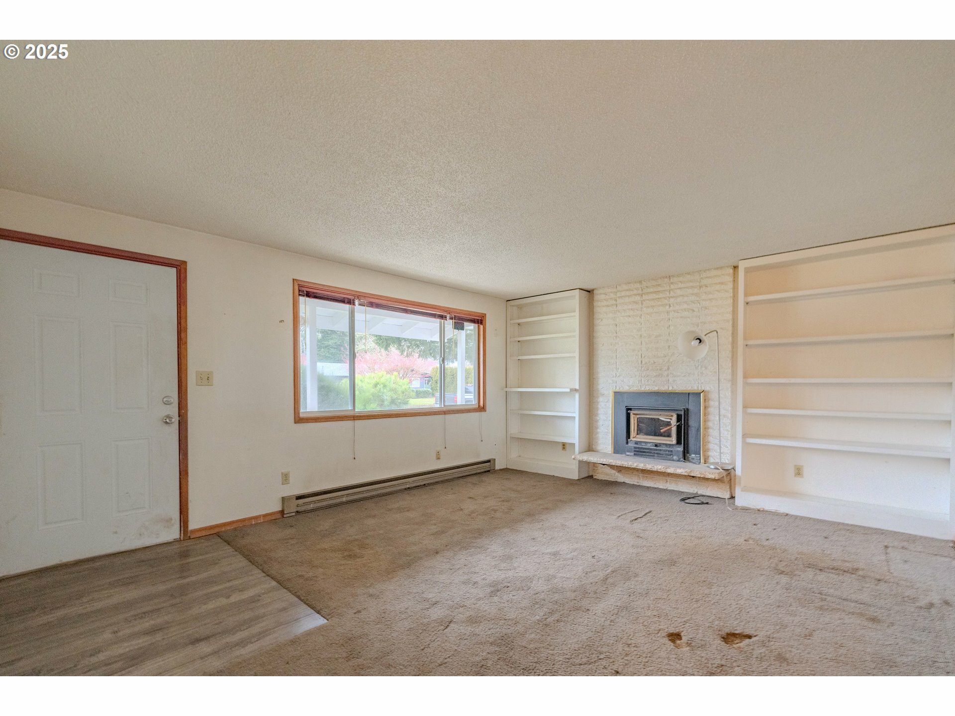 Property Photo:  807 SE 105th Ave  WA 98664 