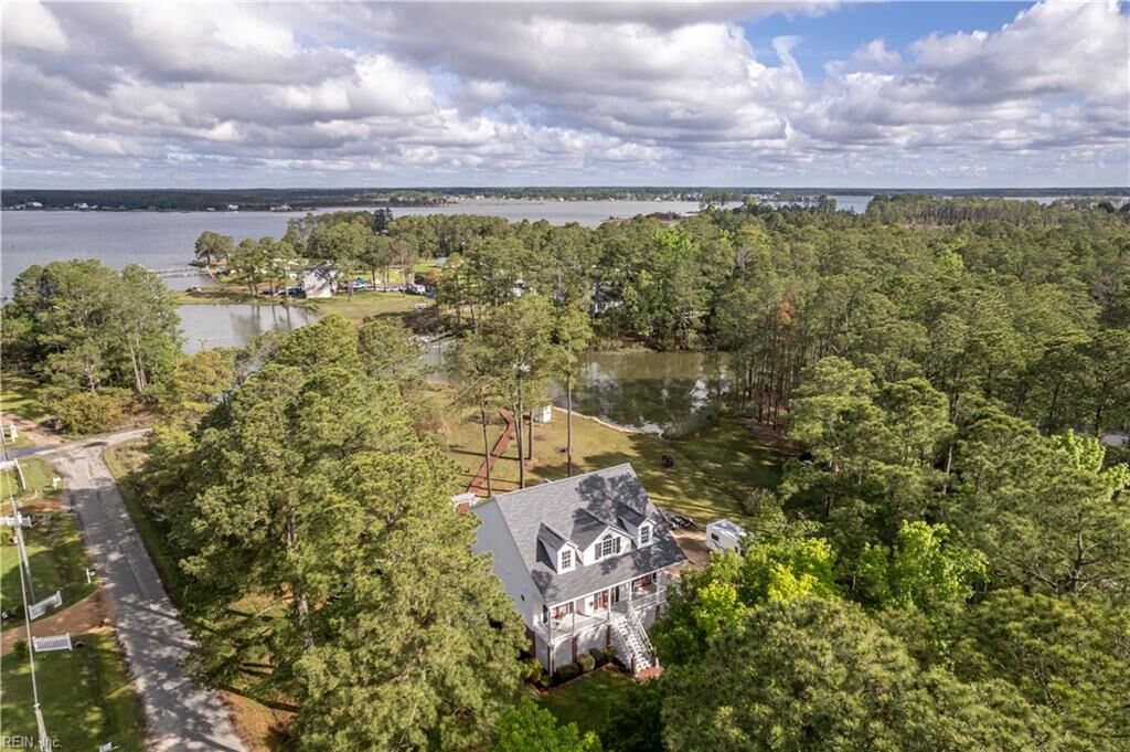 Property Photo:  9261 Sylvia Ave  VA 23072 
