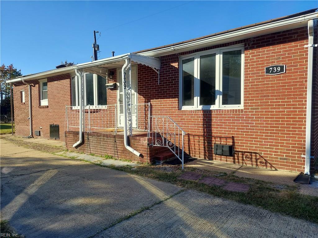 Property Photo: 739 Hemlock Ave VA 23661