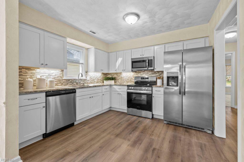 Property Photo: 5409 Sweetwater Ct VA 23462