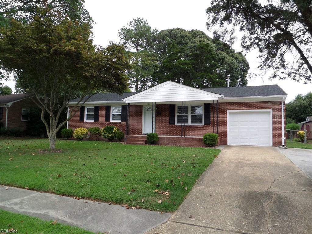 Property Photo: 390 Nicewood Dr VA 23602