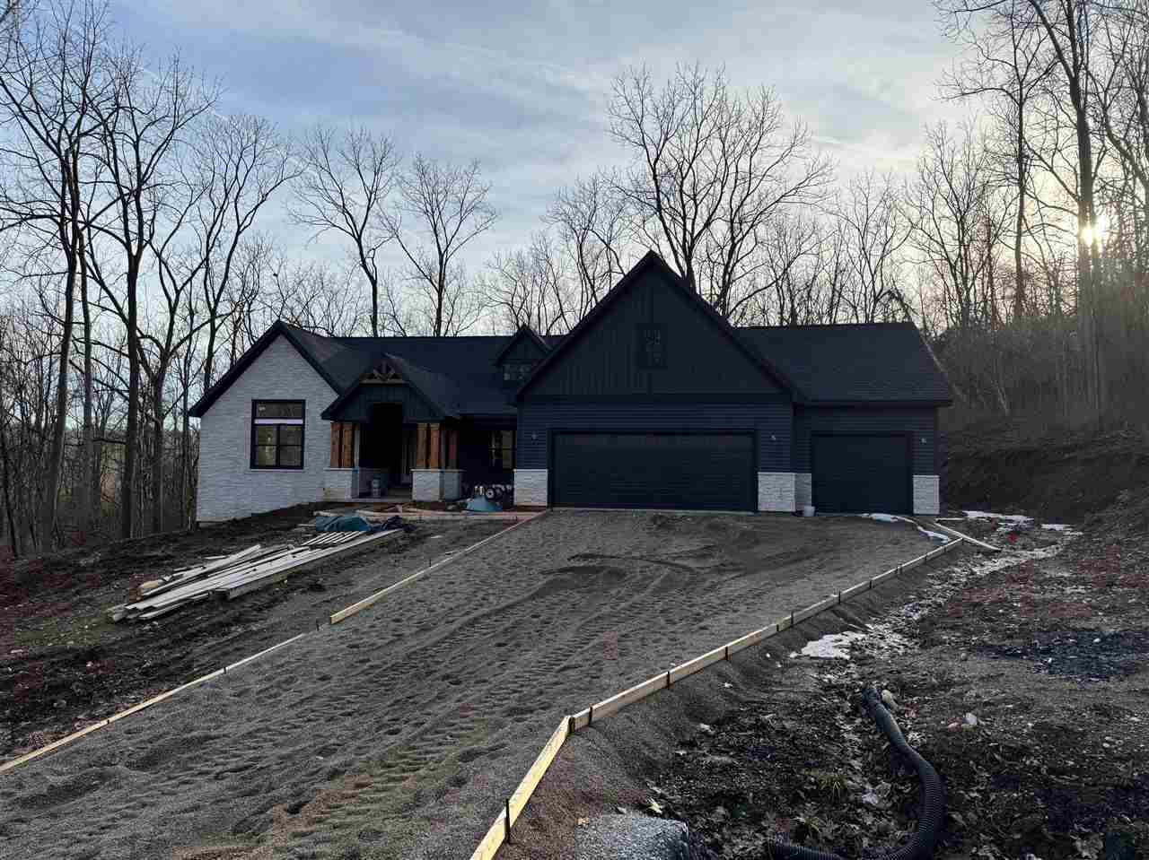 Property Photo:  2729 Edinburgh Drive  IN 47374 