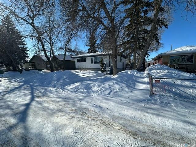 Property Photo: 1052 Edgar Street SK S4N 3J4