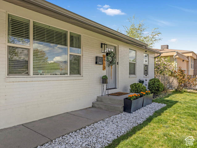 Property Photo: 9910 S Darin Dr E UT 84070