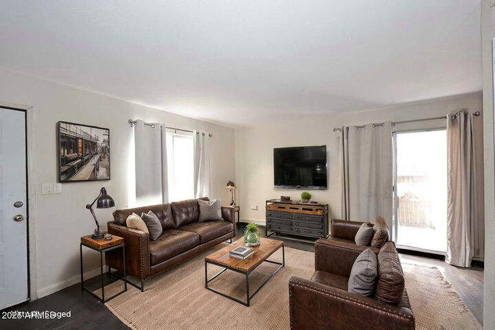 Property Photo: 8819 N 12th Place AZ 85020