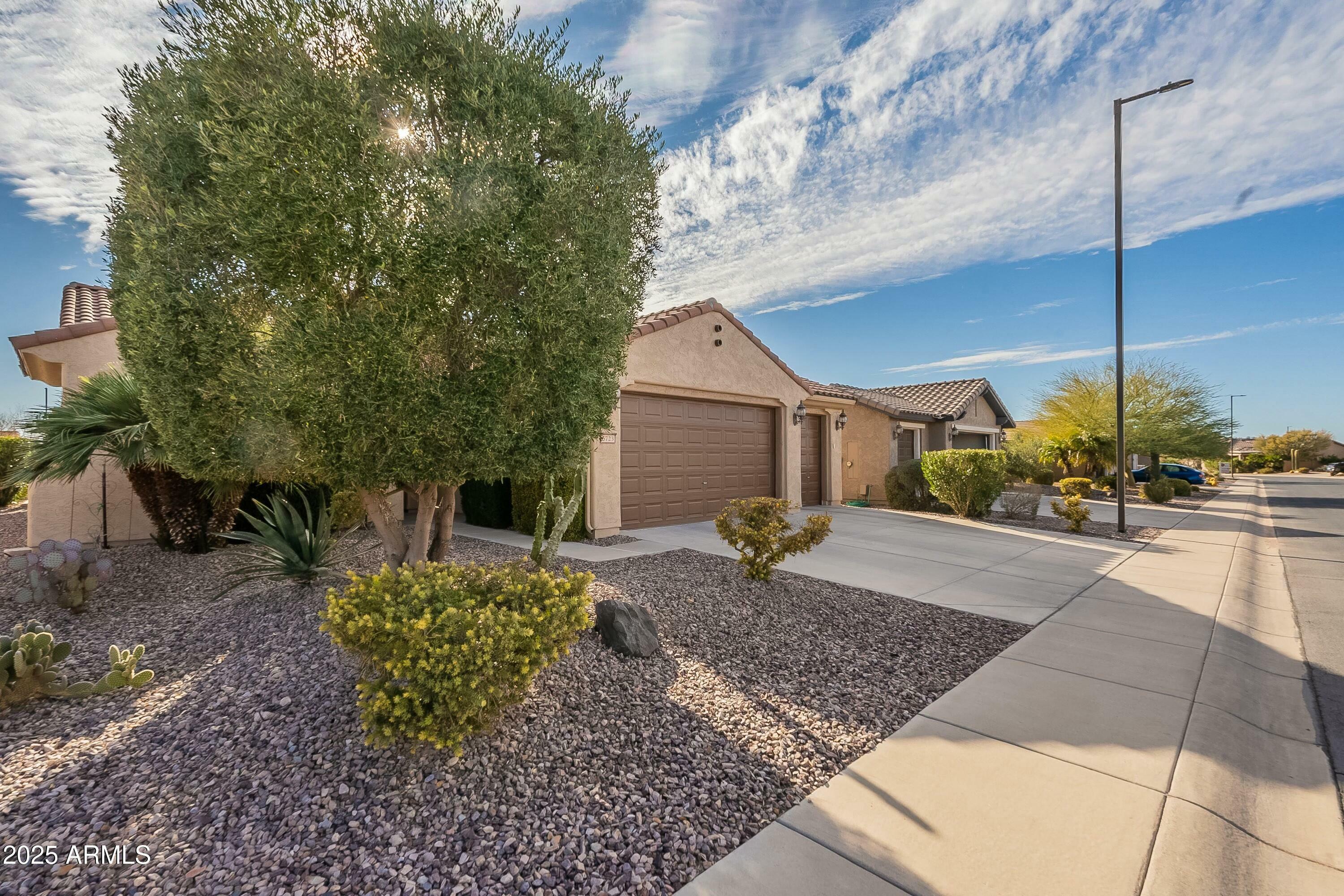 Property Photo:  6723 W Willow Way  AZ 85132 