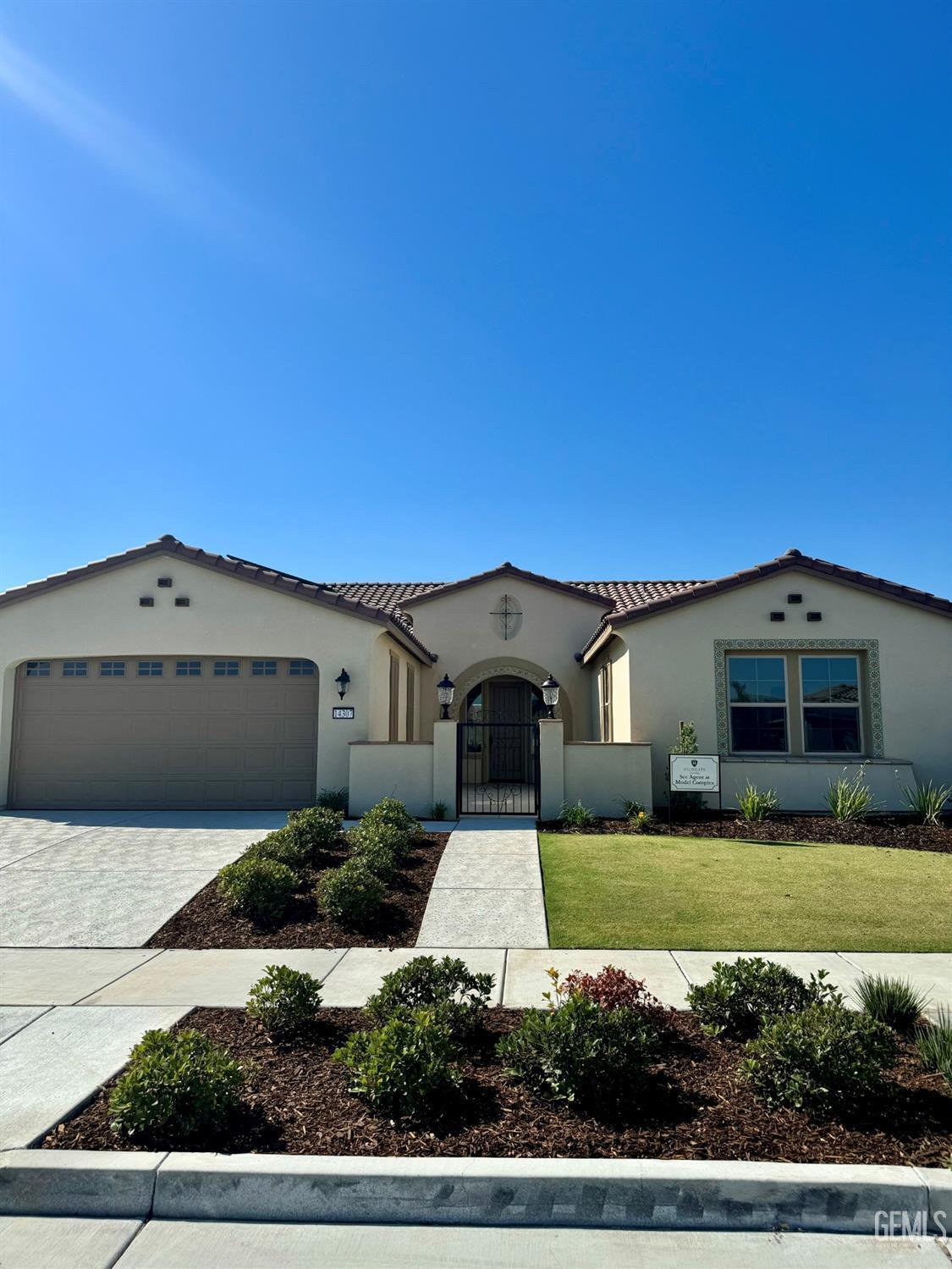 Property Photo: 14307 Addleston Lane CA 93311
