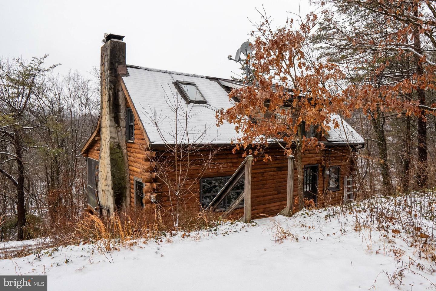 Property Photo:  527 Little Round Top Road  PA 19529 