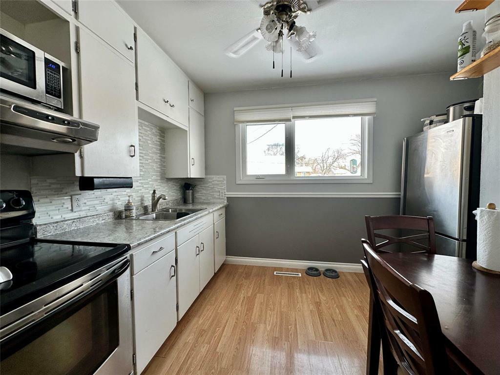 Photo de la propriété:  243 Crossley Avenue  MB R9A 1K2 