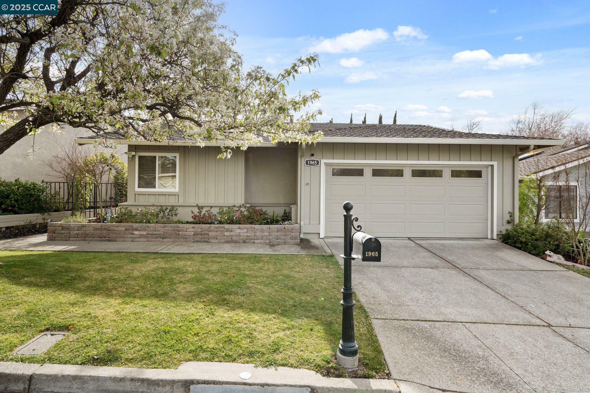 Property Photo:  1965 Rancho Verde Cir E  CA 94526 