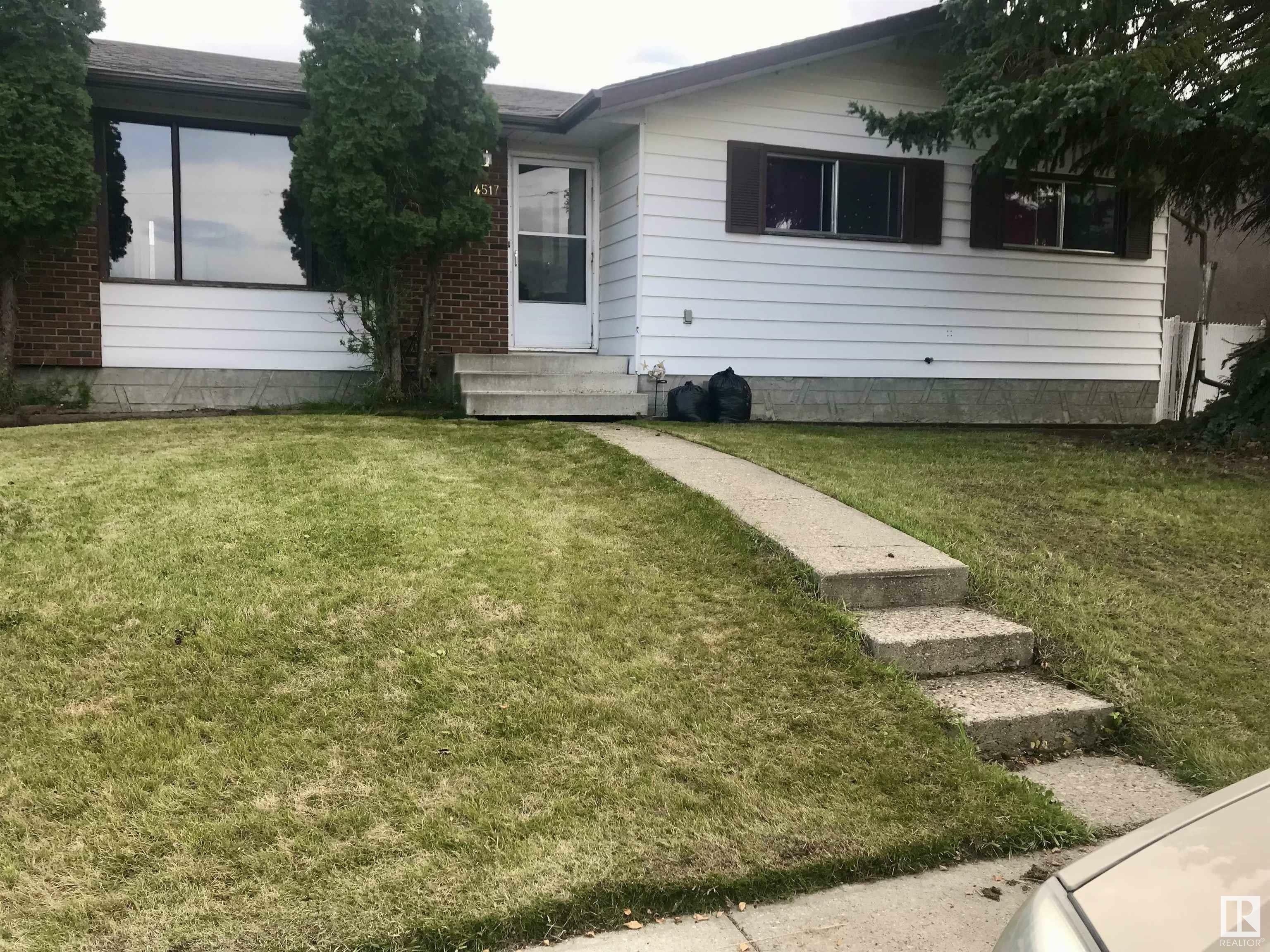 Photo de la propriété: 4517 44 Avenue AB T7A 1G7