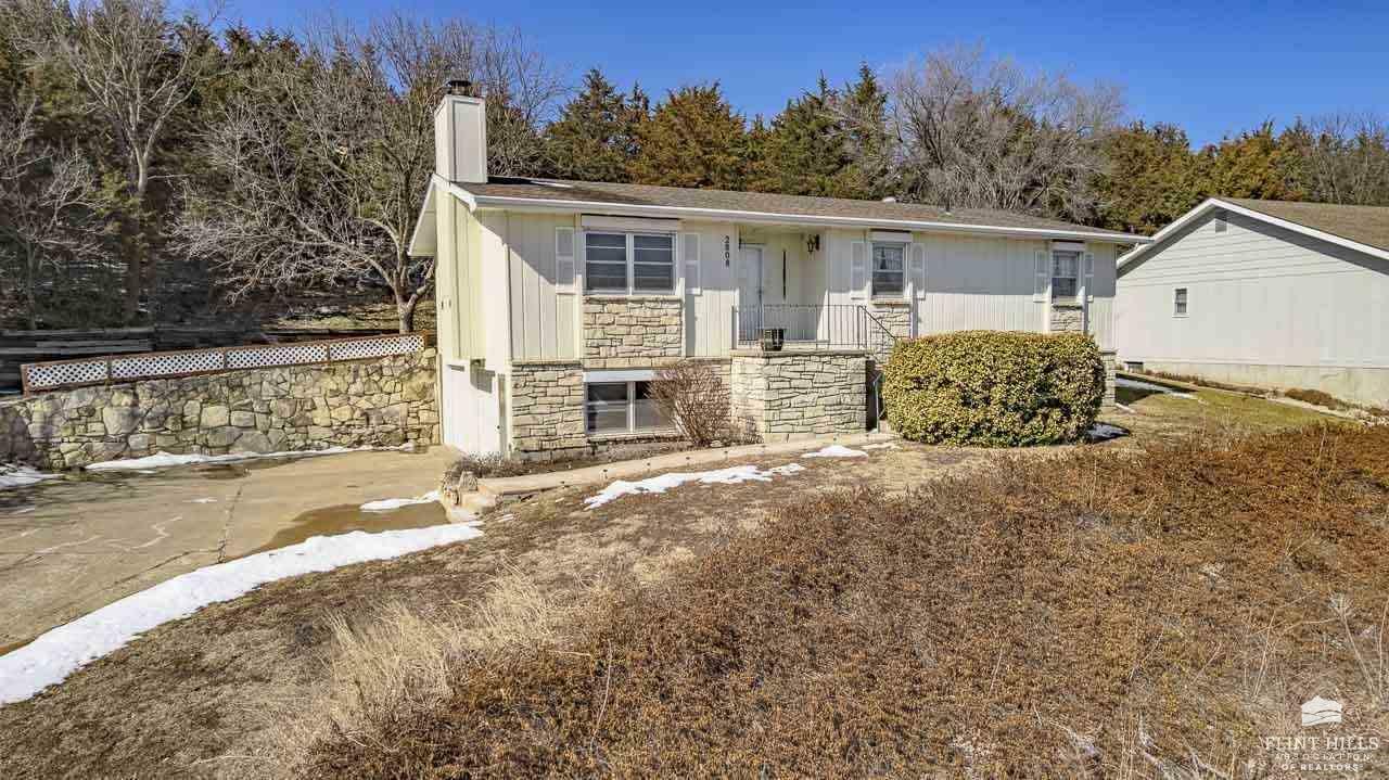 2808 Arbor Drive  Manhattan KS 66503 photo