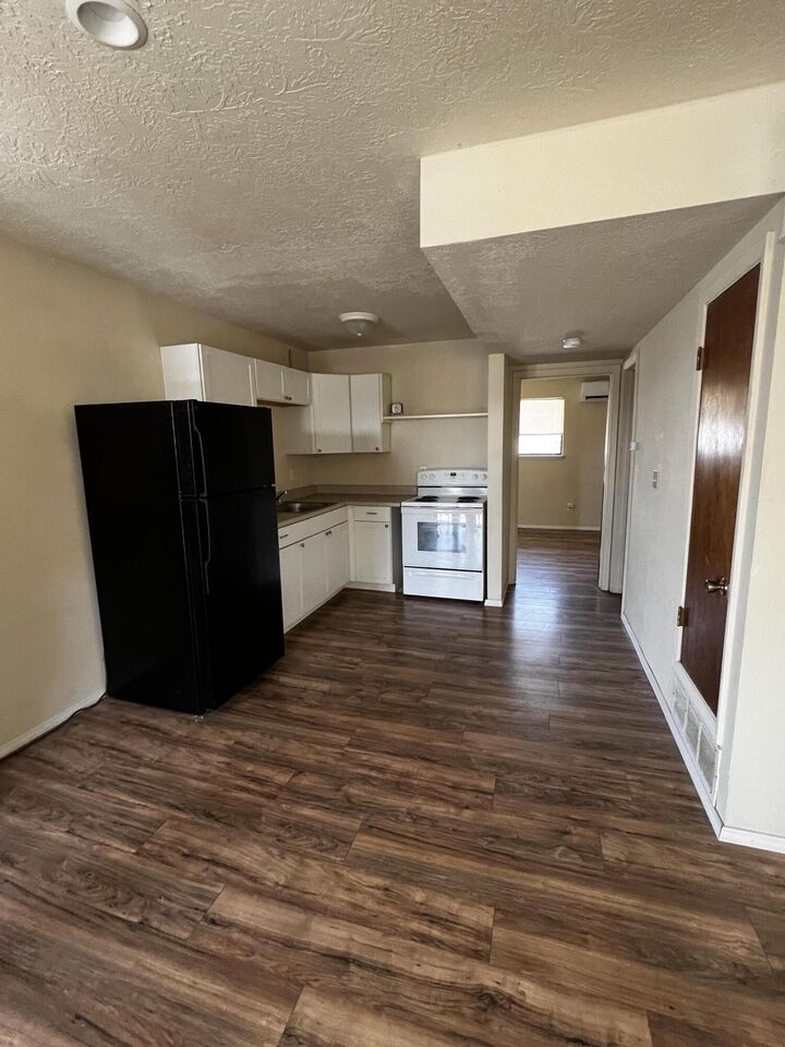 Property Photo:  1109 Arizona Street SE  NM 87108 