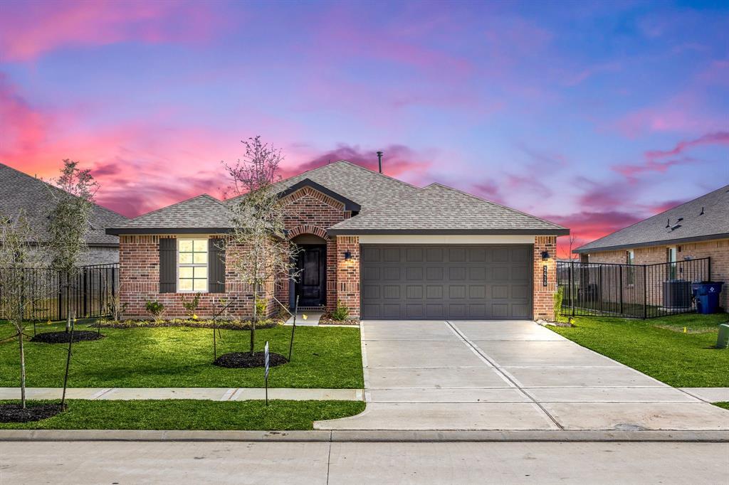 Property Photo: 2416 Seneca Lake Drive TX 77568