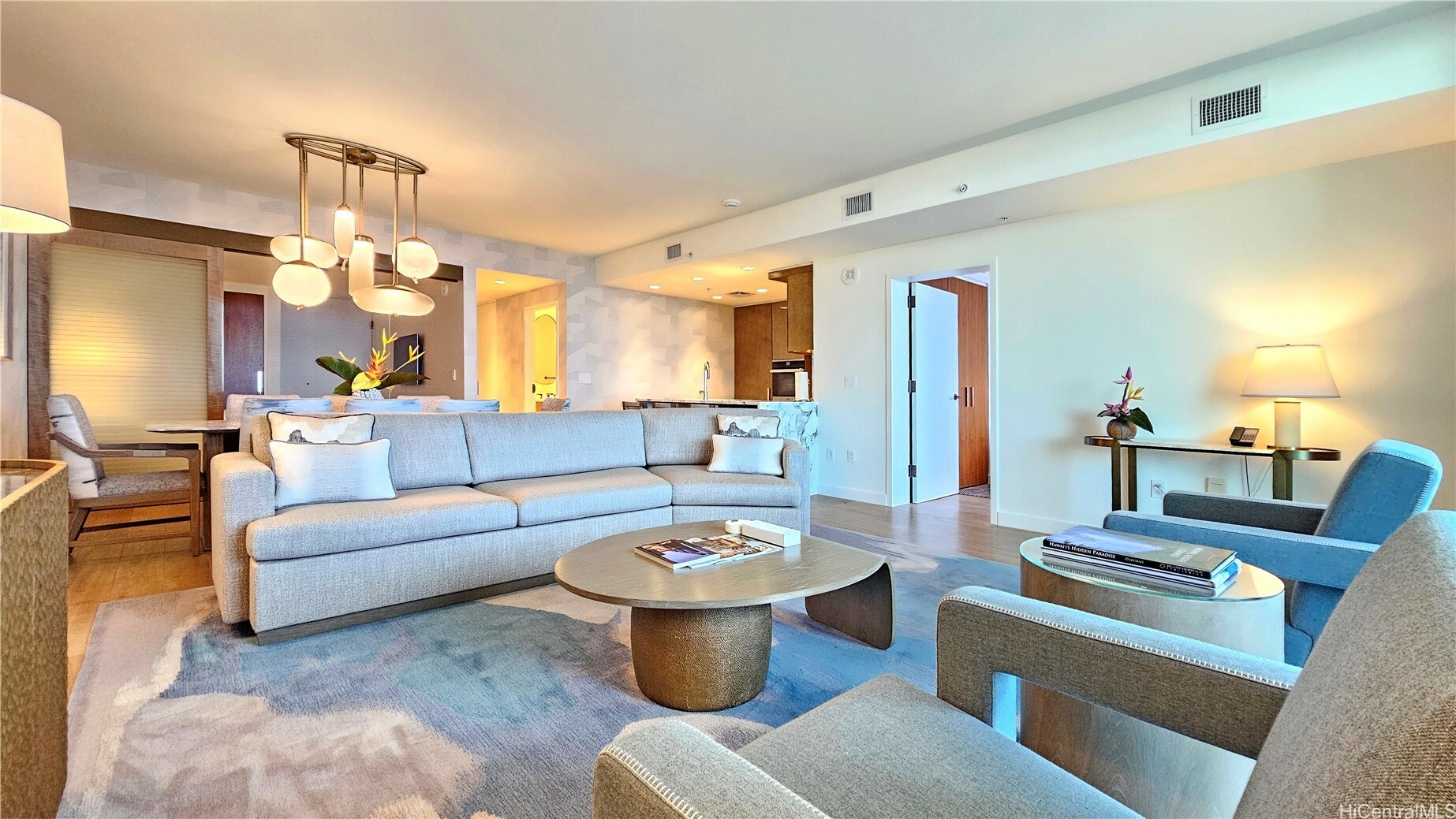 Property Photo: 383 Kalaimoku Street 3305 HI 96815