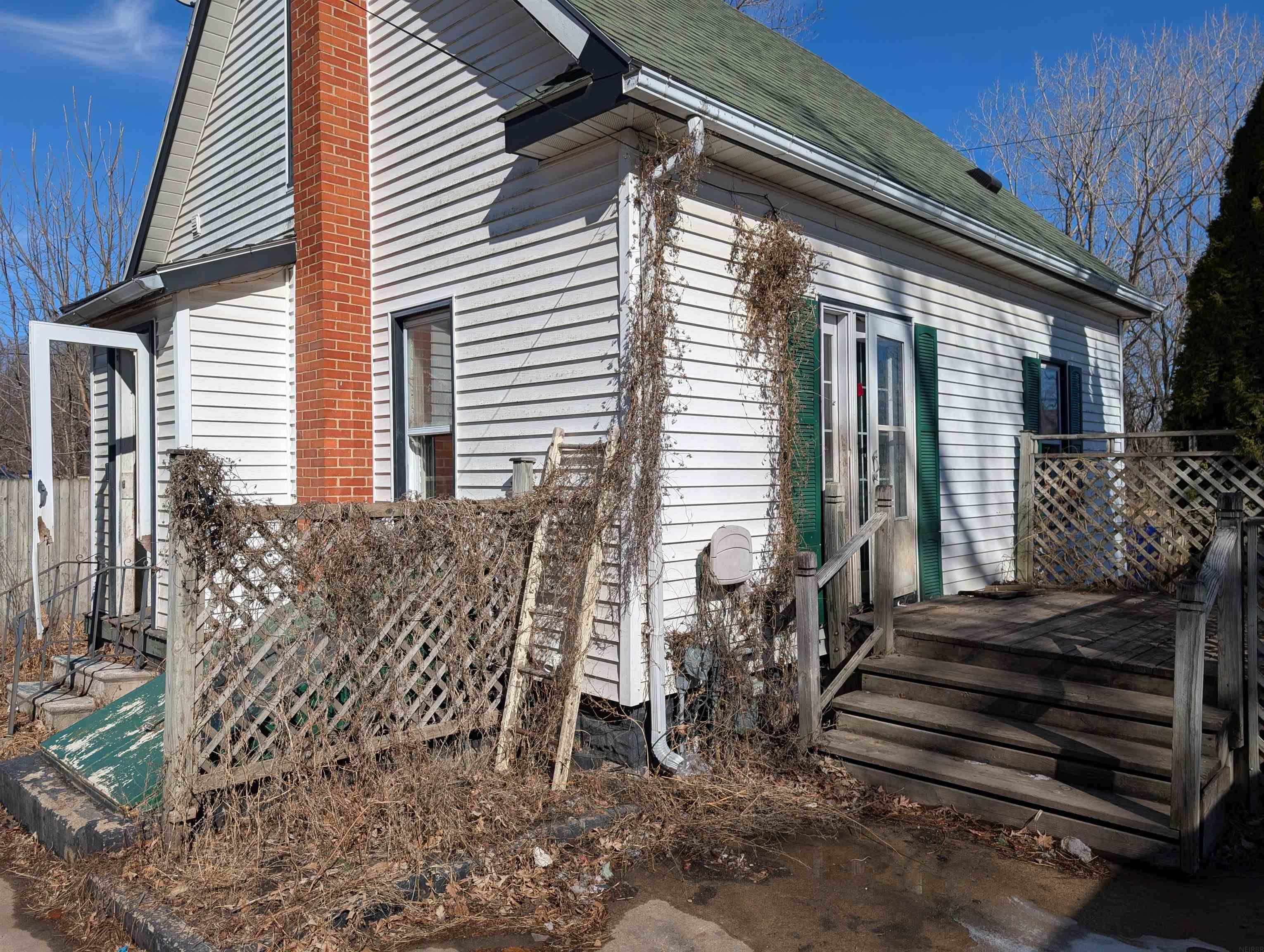Property Photo: 140 SW 4th Avenue IA 50662