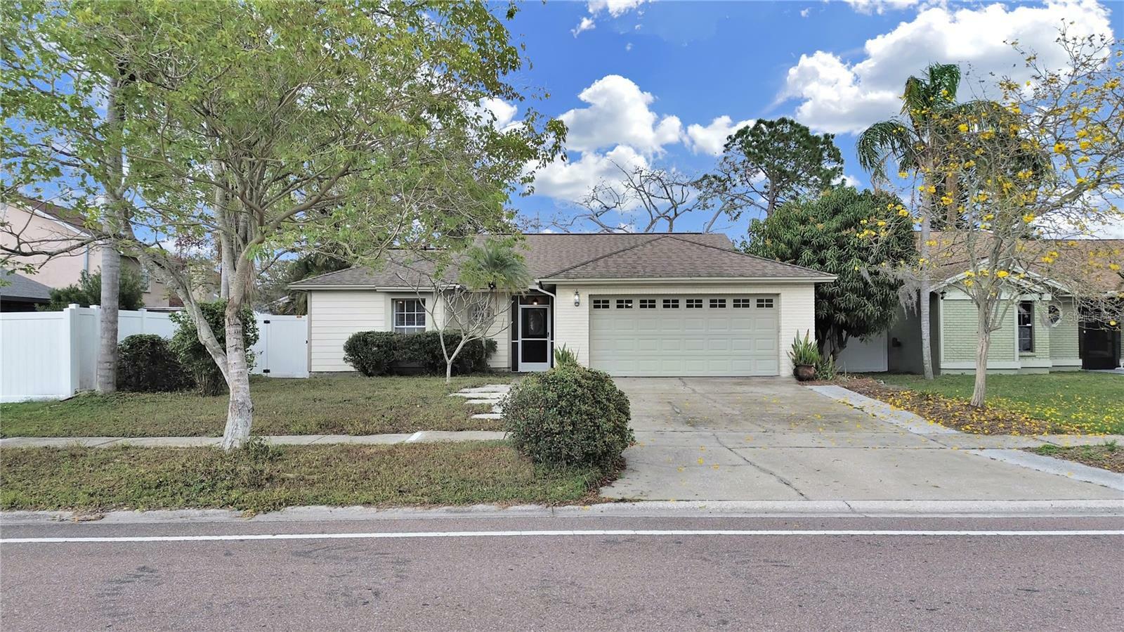 Property Photo:  13613 Fawn Ridge Boulevard  FL 33626 