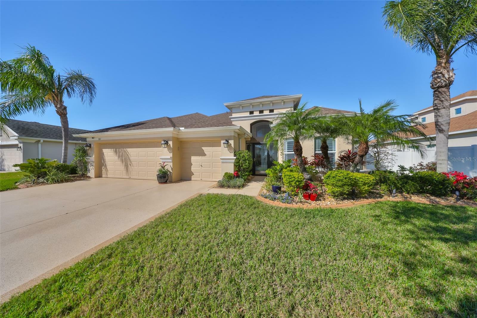 Property Photo: 821 Seminole Sky Drive FL 33570