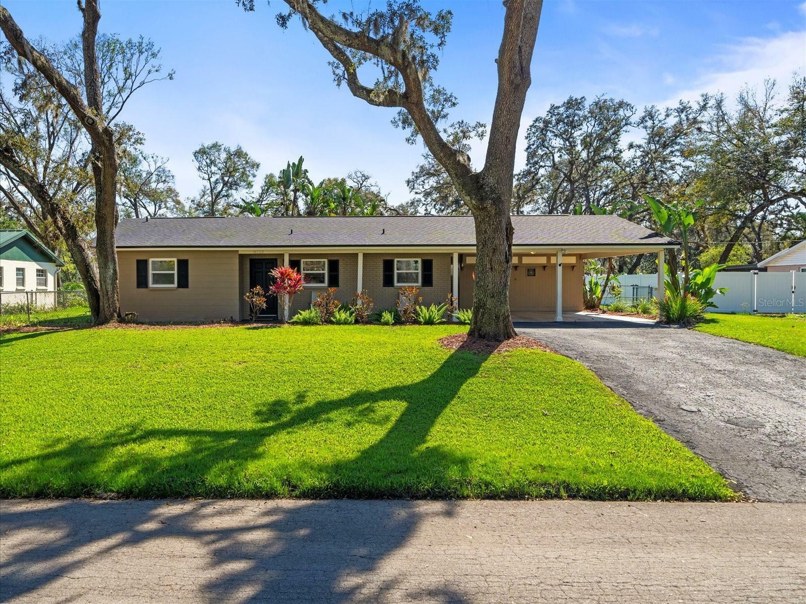 Property Photo:  8713 W Lanway Drive  FL 33637 