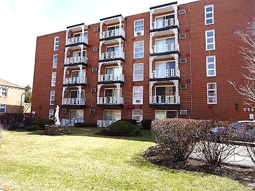 Property Photo: 6490 N Northwest Highway 3A IL 60631