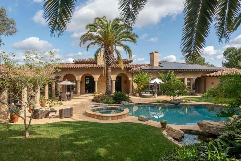 5423 Calzada Del Bosque  Rancho Santa Fe CA 92067 photo