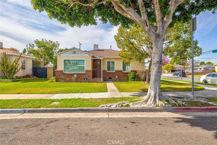 Property Photo:  2403 Senta Avenue  CA 90040 