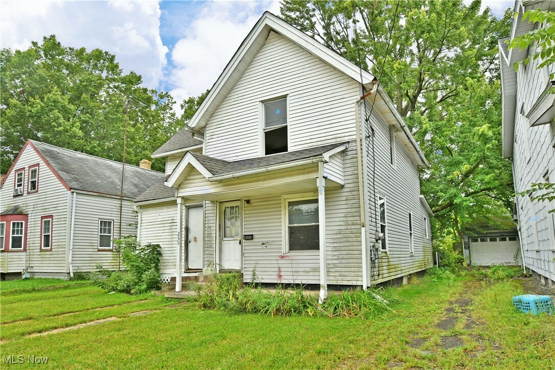 Property Photo:  235 Forest Street NW  OH 44483 