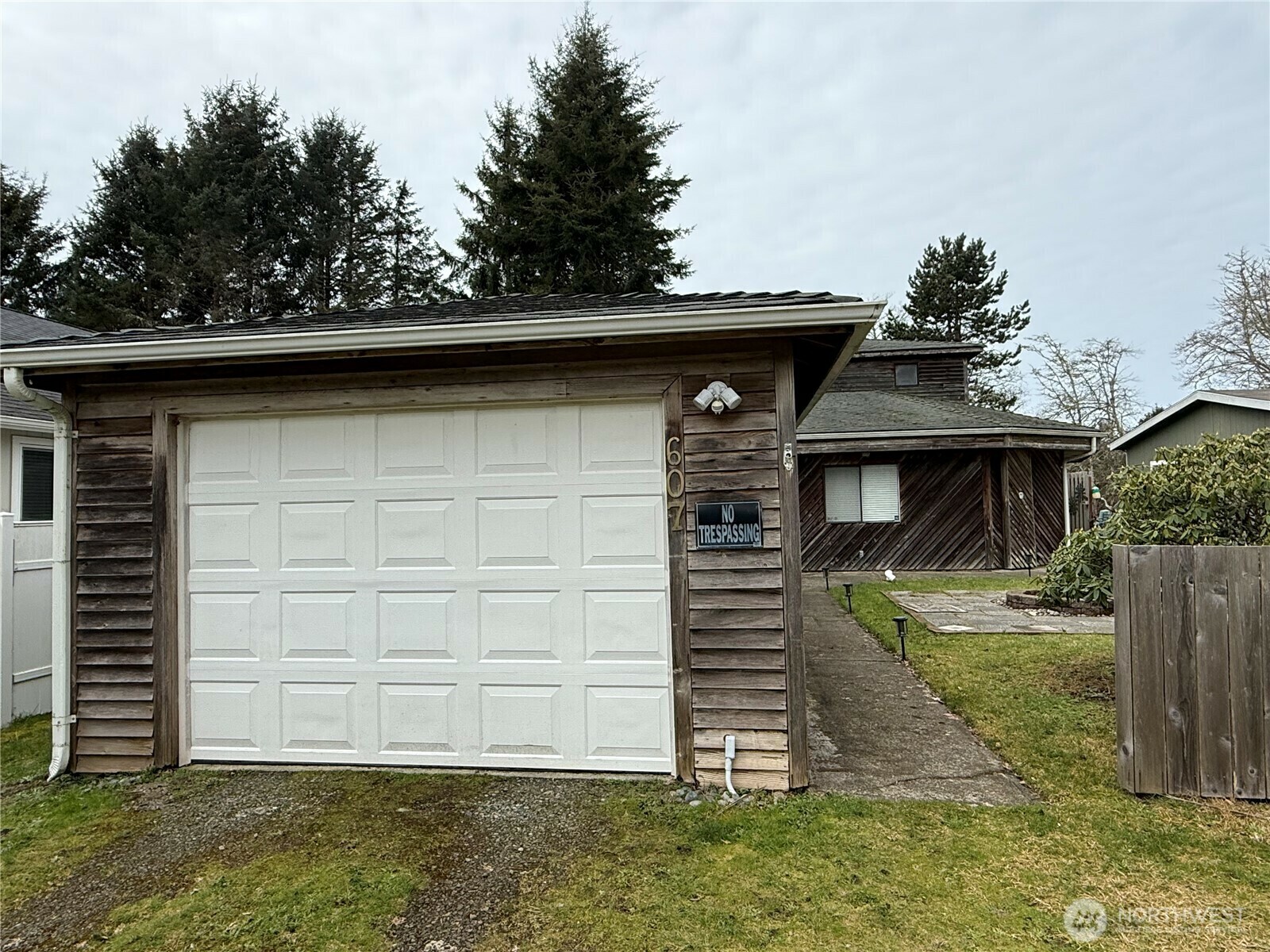 Property Photo:  607  Quinault Avenue SE  WA 98569 