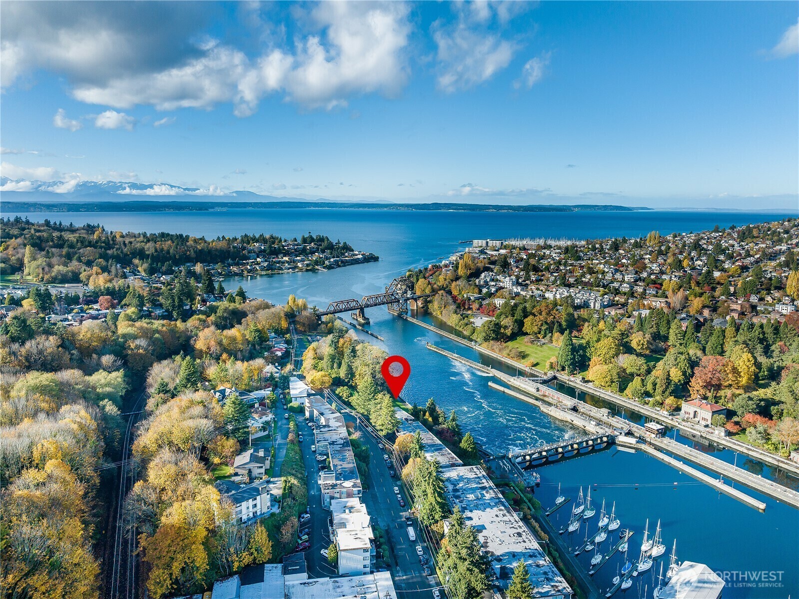 Property Photo: 3200 W Commodore Way 101 WA 98199