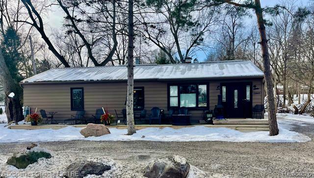 Property Photo:  21865 Novi Road  MI 48167 