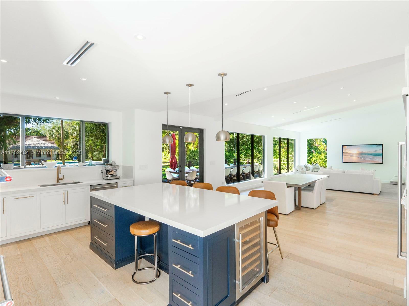 Property Photo:  317 Bayberry Dr  FL 33317 