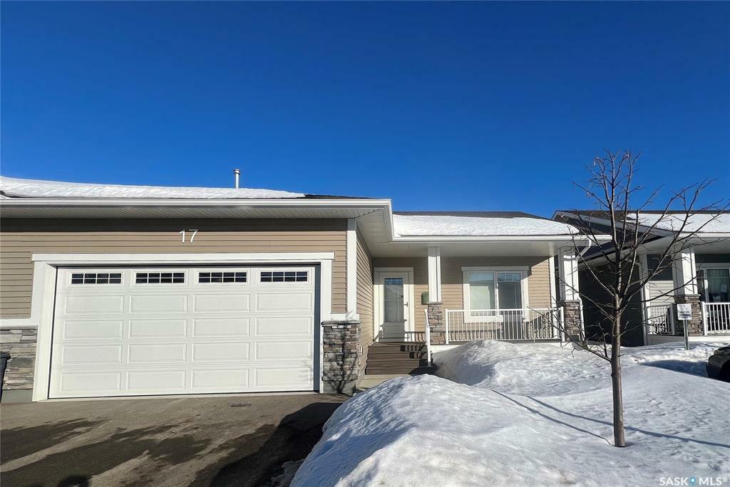 Property Photo:  3206 11th Street W 17  SK S7M 5Z1 