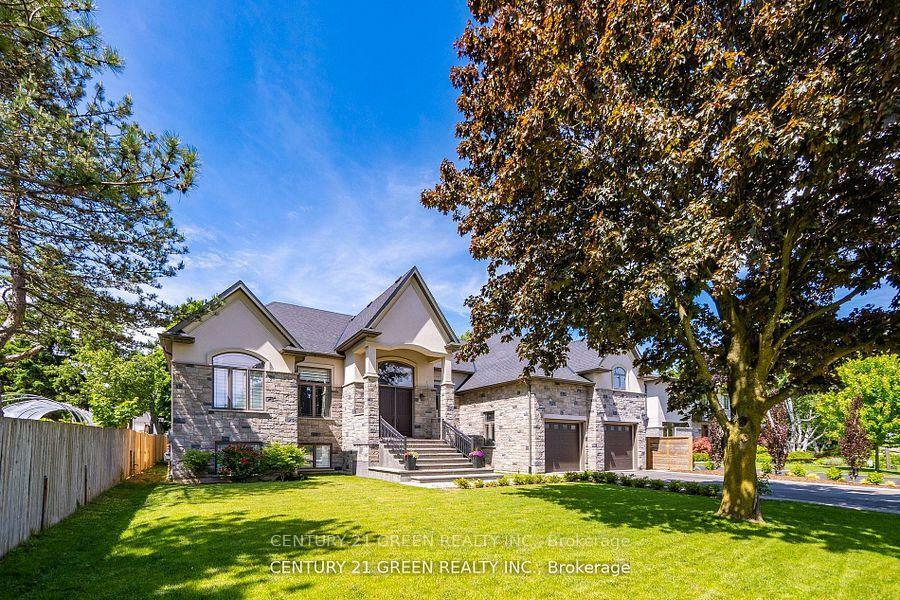 679 Hiawatha Blvd  Hamilton ON L9G 3A6 photo