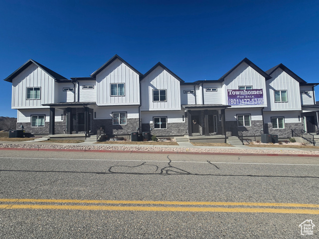 Property Photo: 7870 S 2700 St E UT 84405
