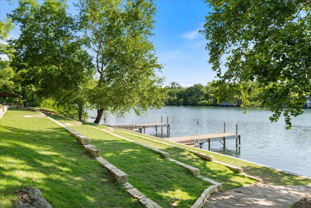 Property Photo:  3011 Chisholm Trail  TX 78734 