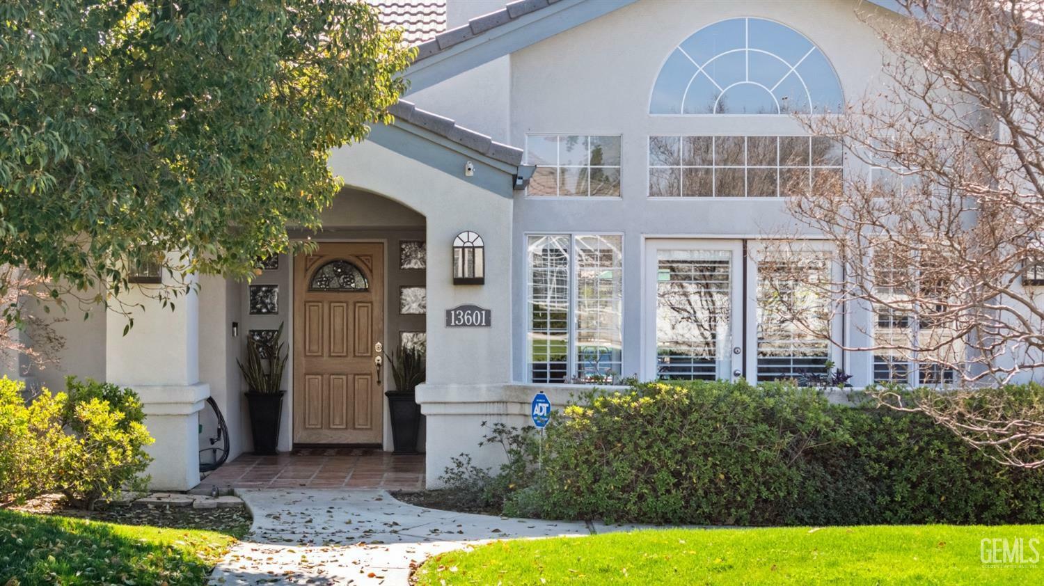 Property Photo: 13601 Powder River Avenue CA 93314