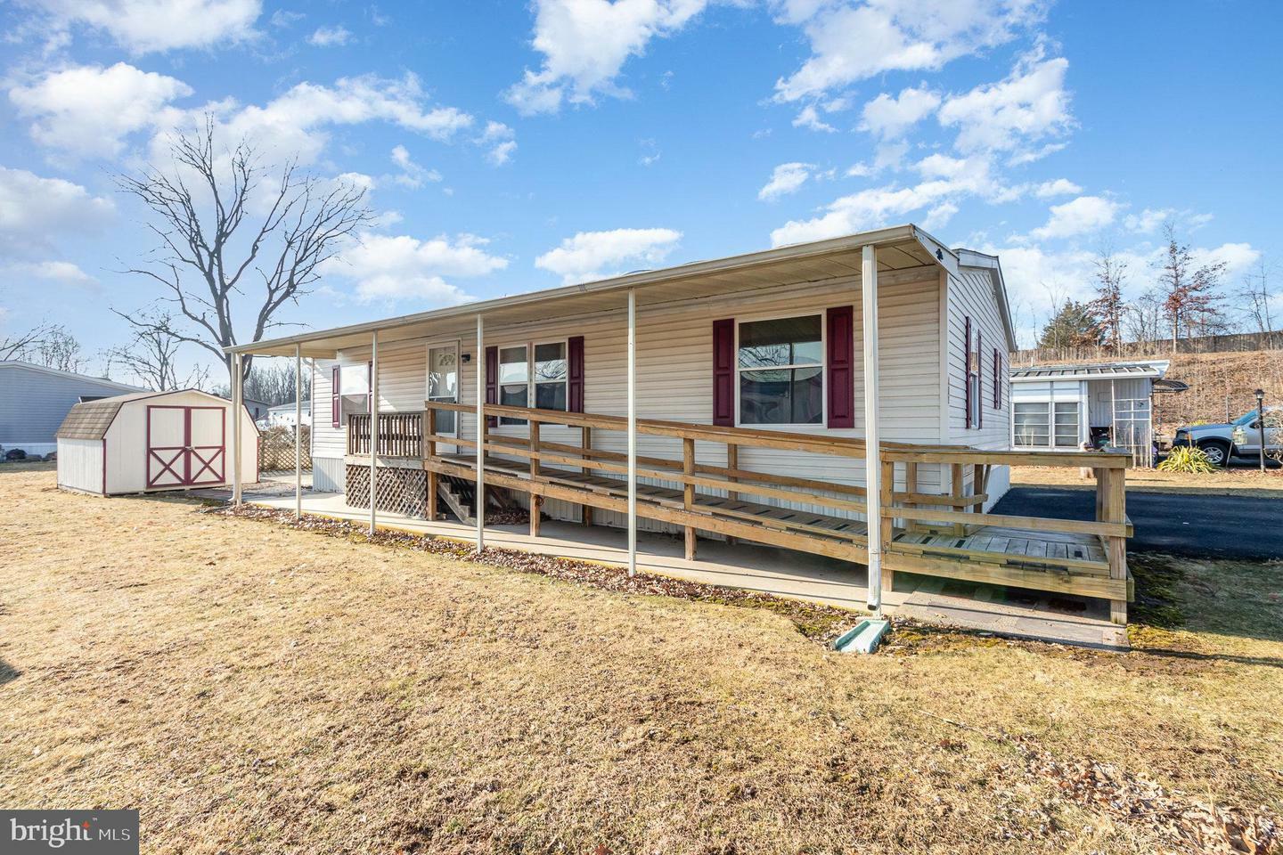 Property Photo: 402 Wren Court PA 17050