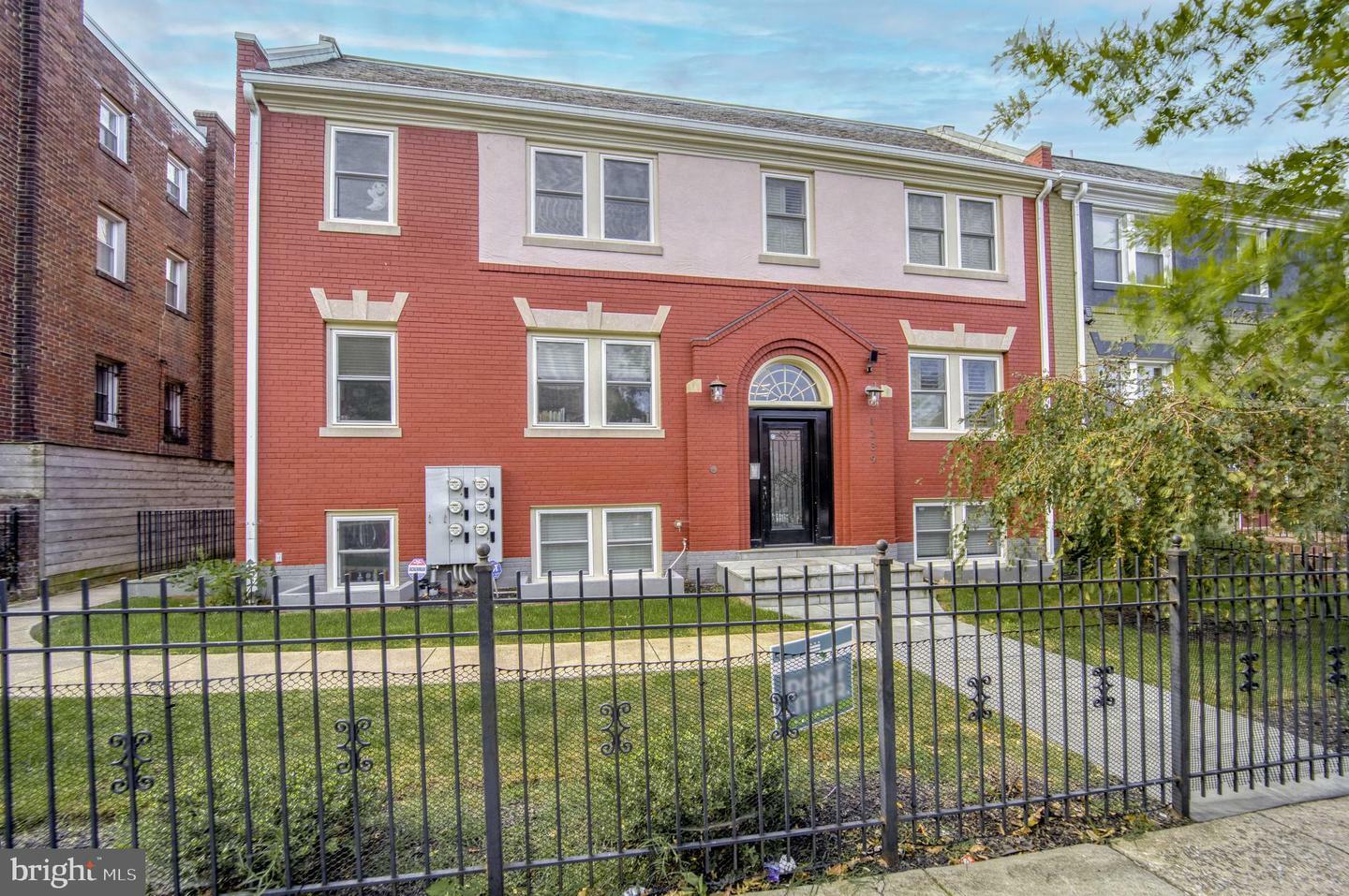 Property Photo: 1239 Simms Place NE 1 DC 20002