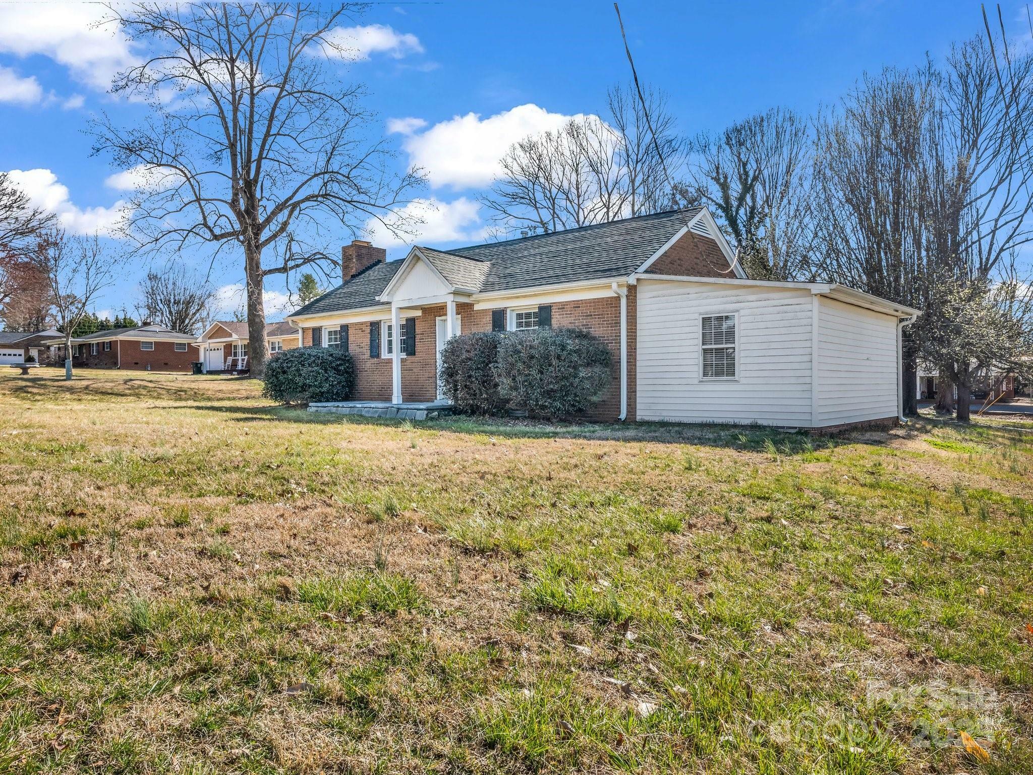 Property Photo: 2100 Lincolnton Highway NC 28021