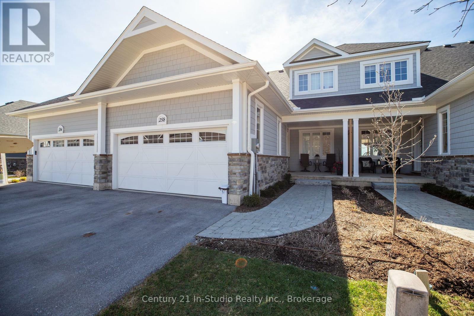 Property Photo: 258 Ironwood Way ON N0H 1S0