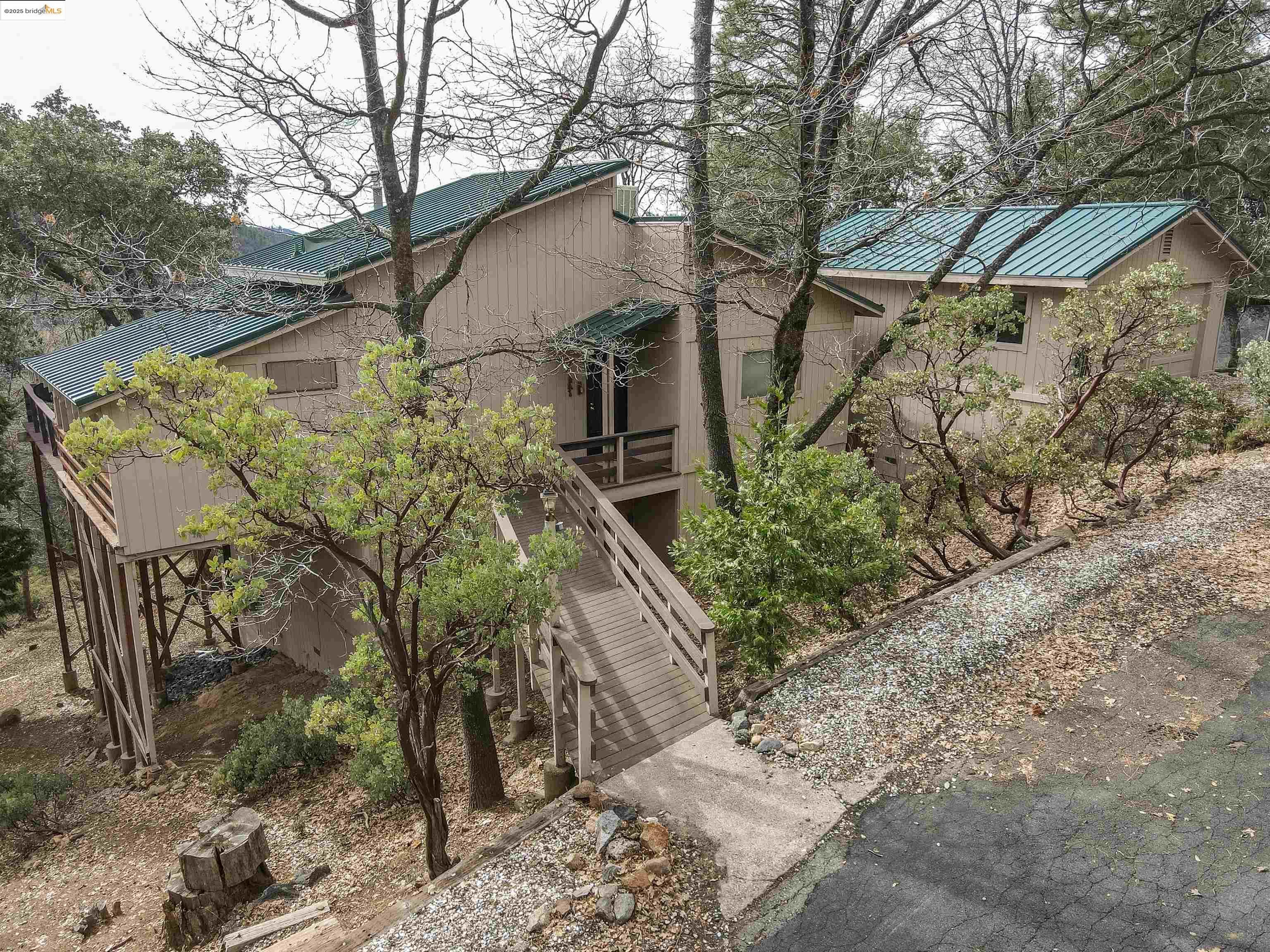 Property Photo: 21033 Wallim Ct CA 95346